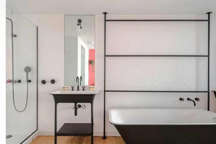 Flat Long Acre in City of Westminster
