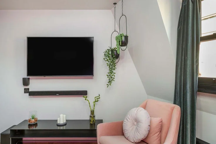 Flat Long Acre in City of Westminster