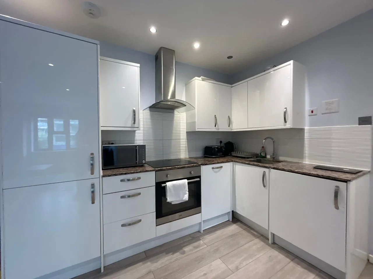 Flat Bath Road in Greater London