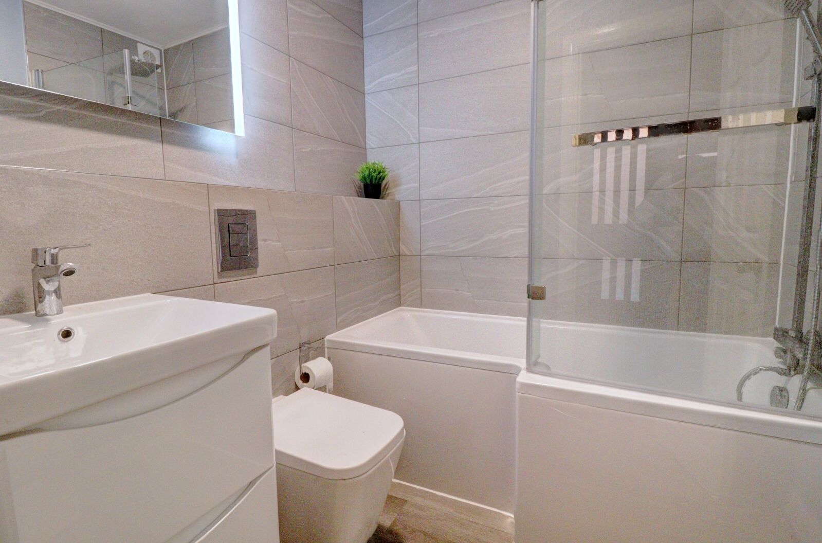 Flat Wyatt Close in High Wycombe