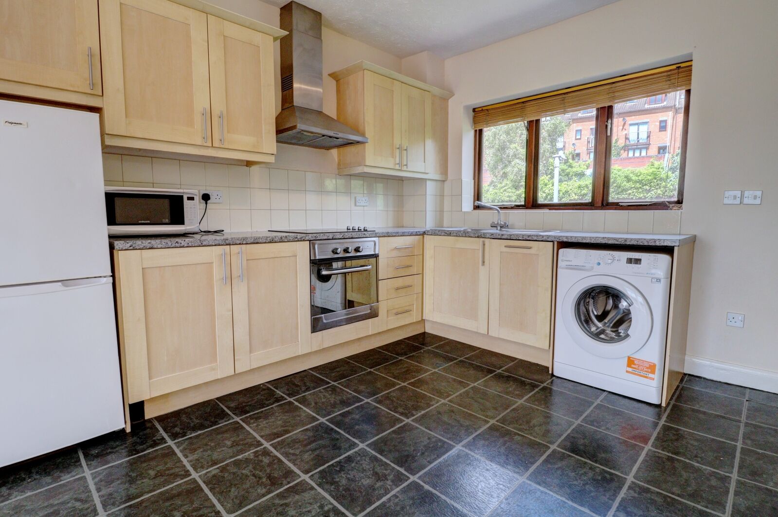 Flat Wyatt Close in High Wycombe
