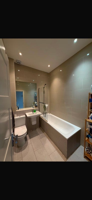 Room Stoke Newington High Street in Greater London