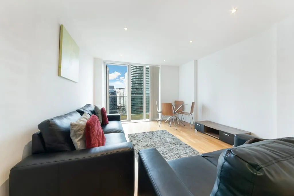 Flat Millharbour in Greater London