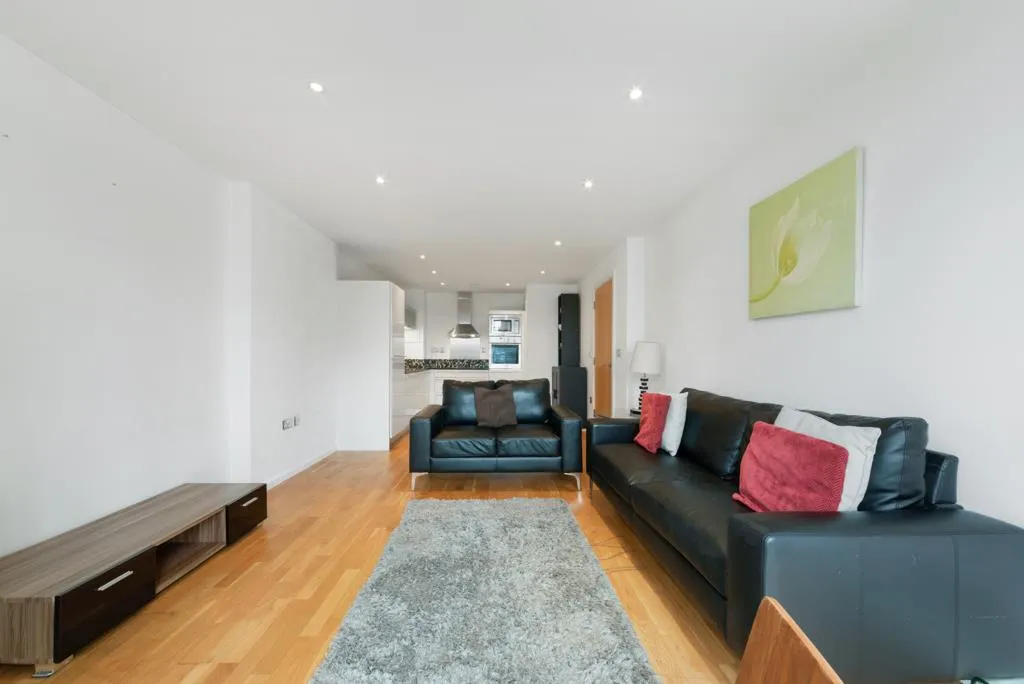 Flat Millharbour in Greater London