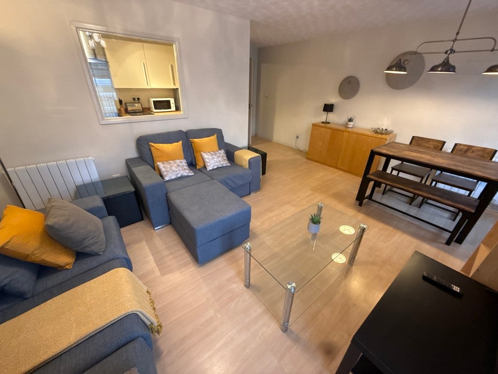 Flat Woollam Place in Manchester