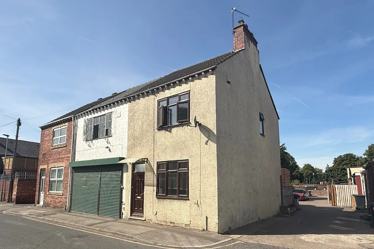House Lockwood Road in Barnsley