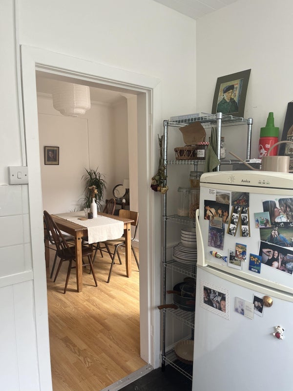 Room Kempton Road in Liverpool