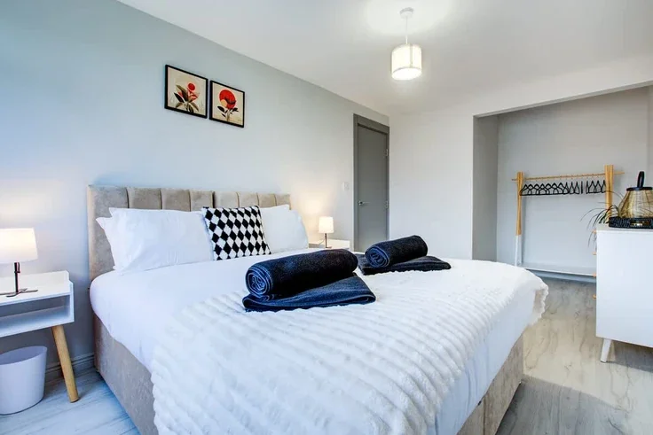Flat Pettifer Way in High Wycombe
