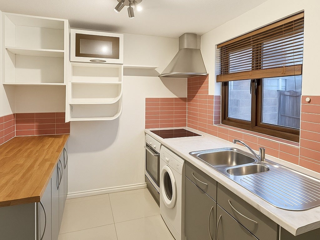 Room Tiller Road in Greater London