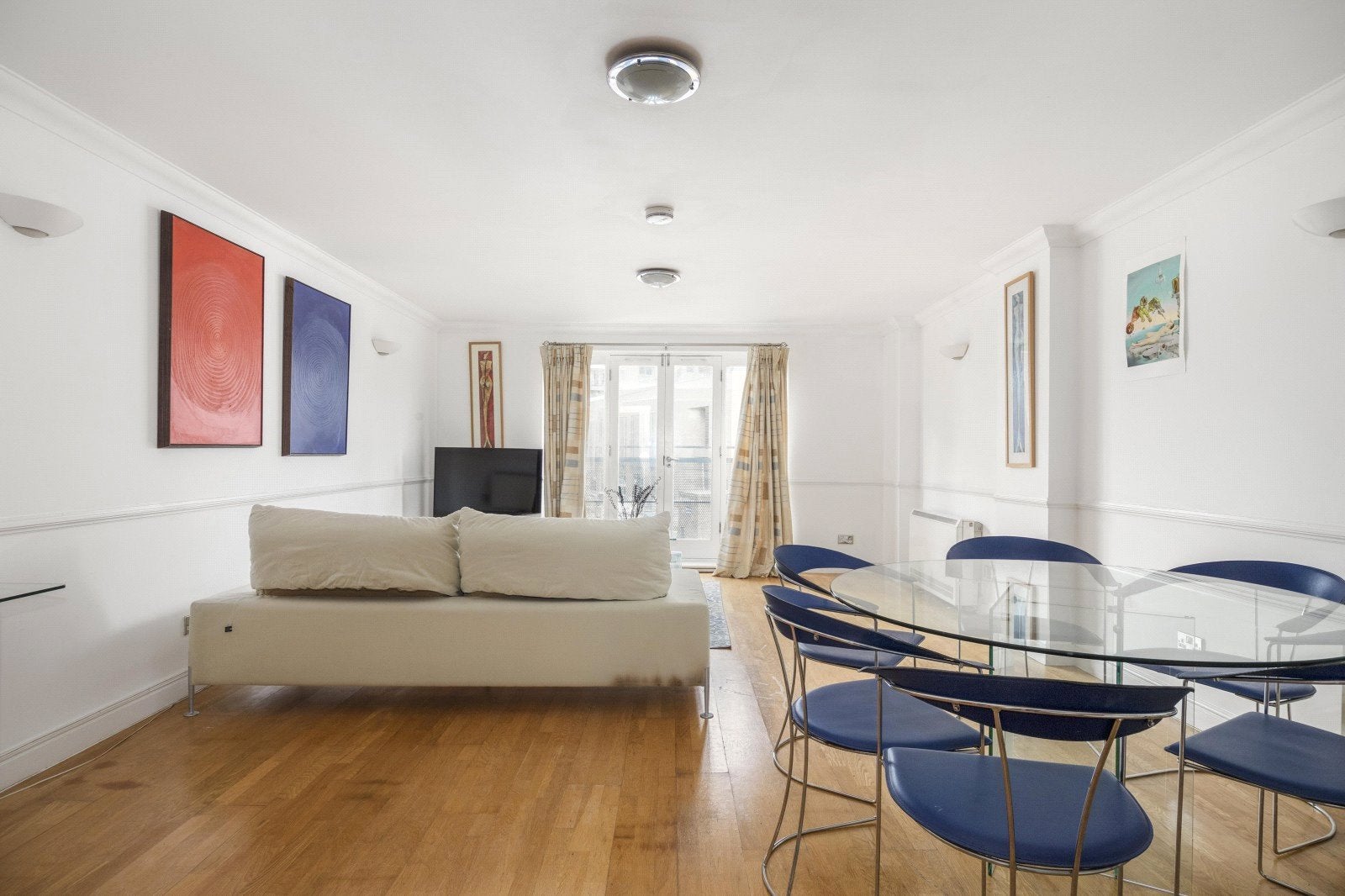 Flat Bridges Court in Greater London