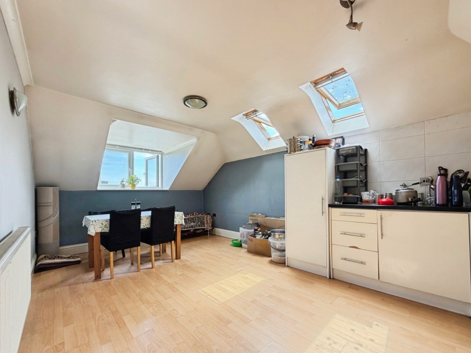 Flat Lampton Road in Greater London