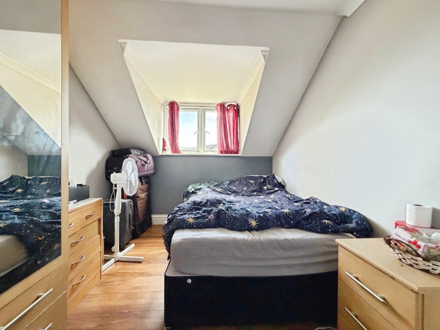 Flat Lampton Road in Greater London