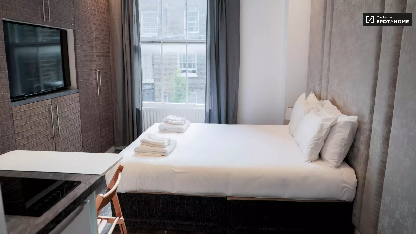 Flat Queensborough Terrace in City of Westminster
