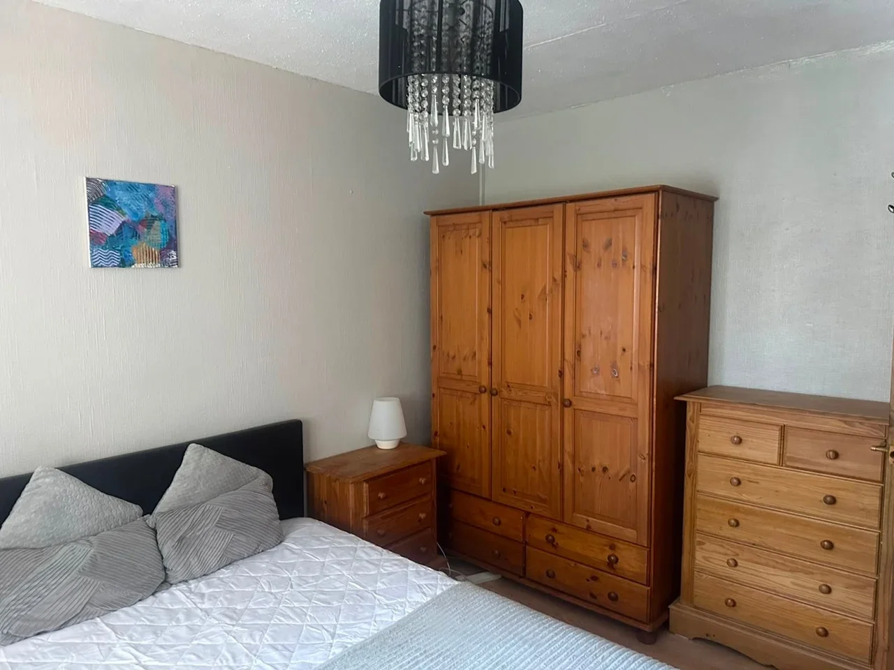 Room Greenford Road in Greater London