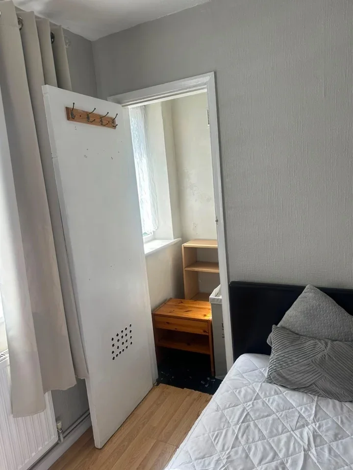 Room Greenford Road in Greater London
