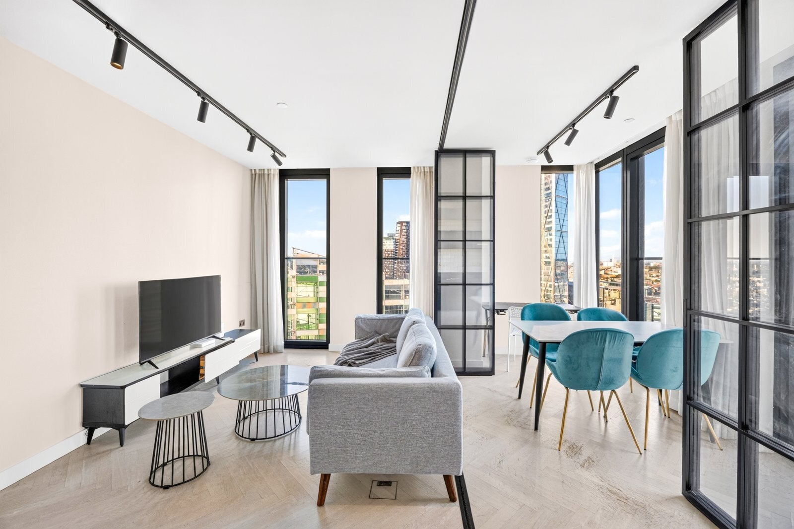 Flat Earl Street in Greater London