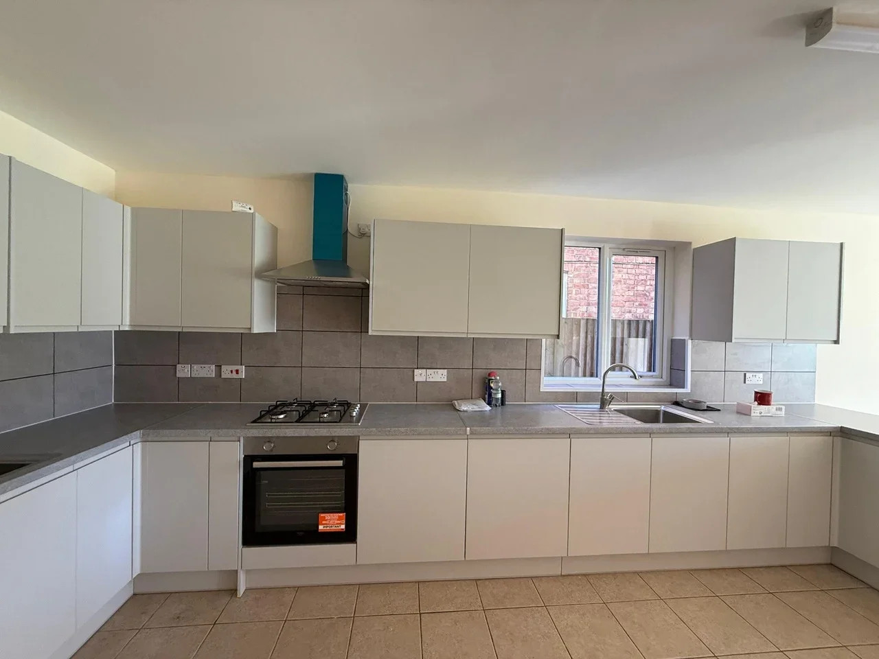 Room Hindes Road in Greater London