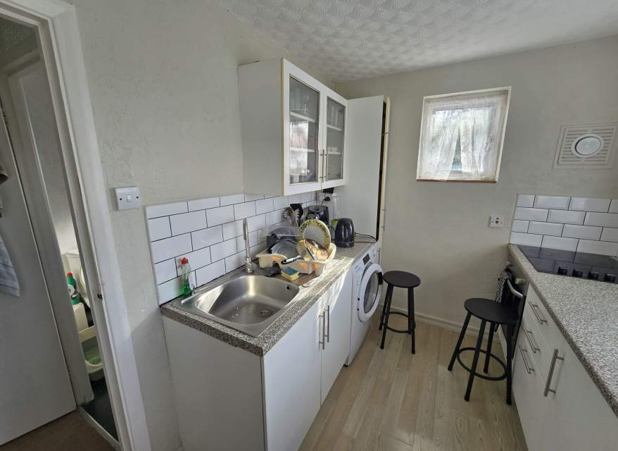 Flat Bramley Close in Greater London