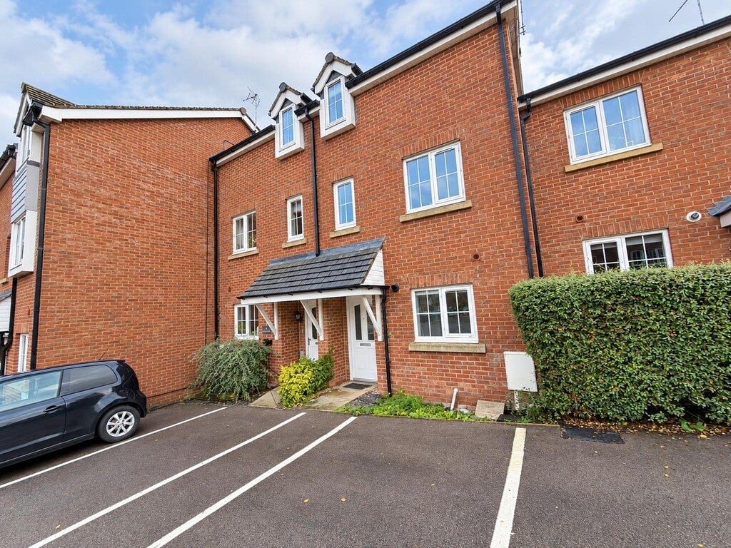 House Chamberlain Close in East Staffordshire