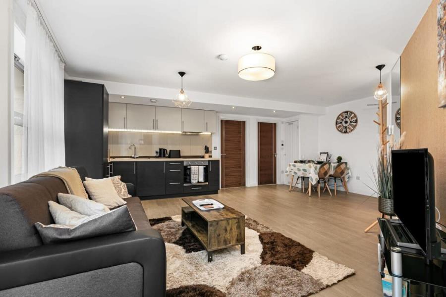 Flat Victoria Square in Woking