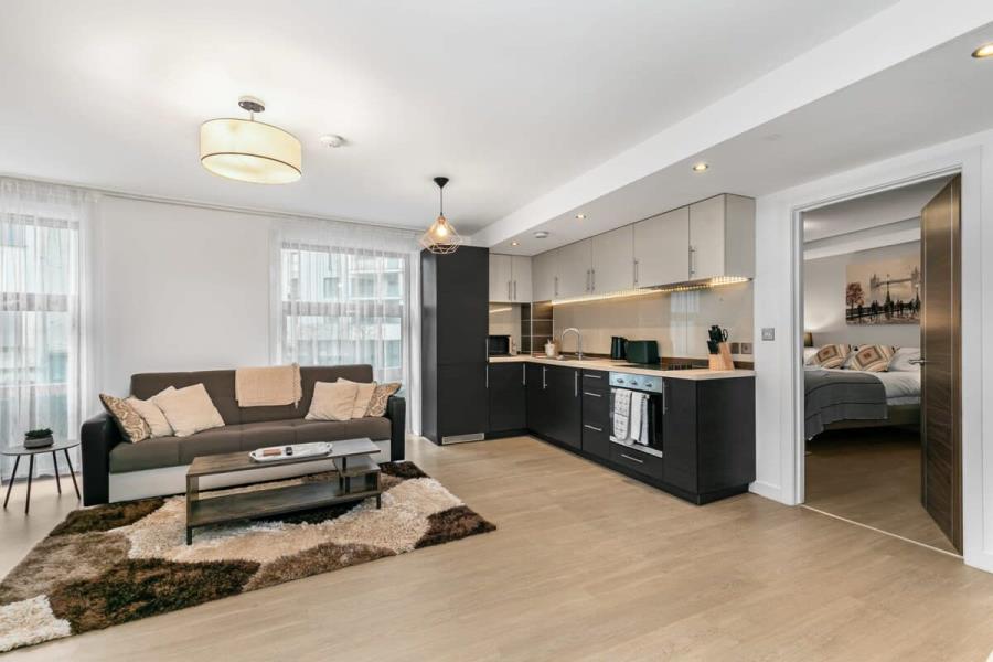 Flat Victoria Square in Woking