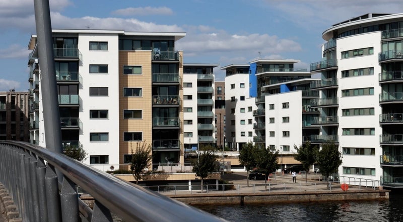 Room Albert Basin Way in Greater London