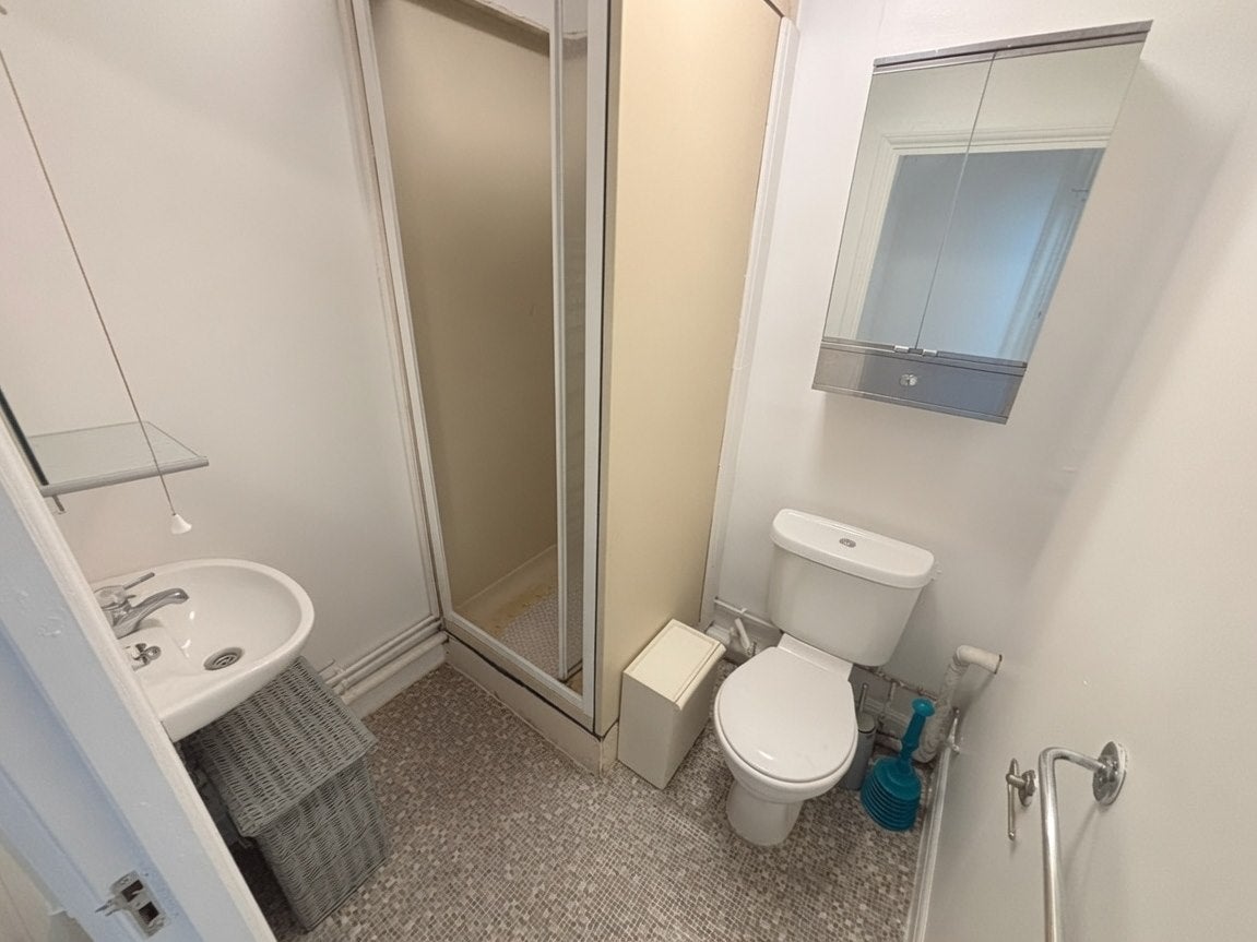 Flat Hornsey Lane in Greater London