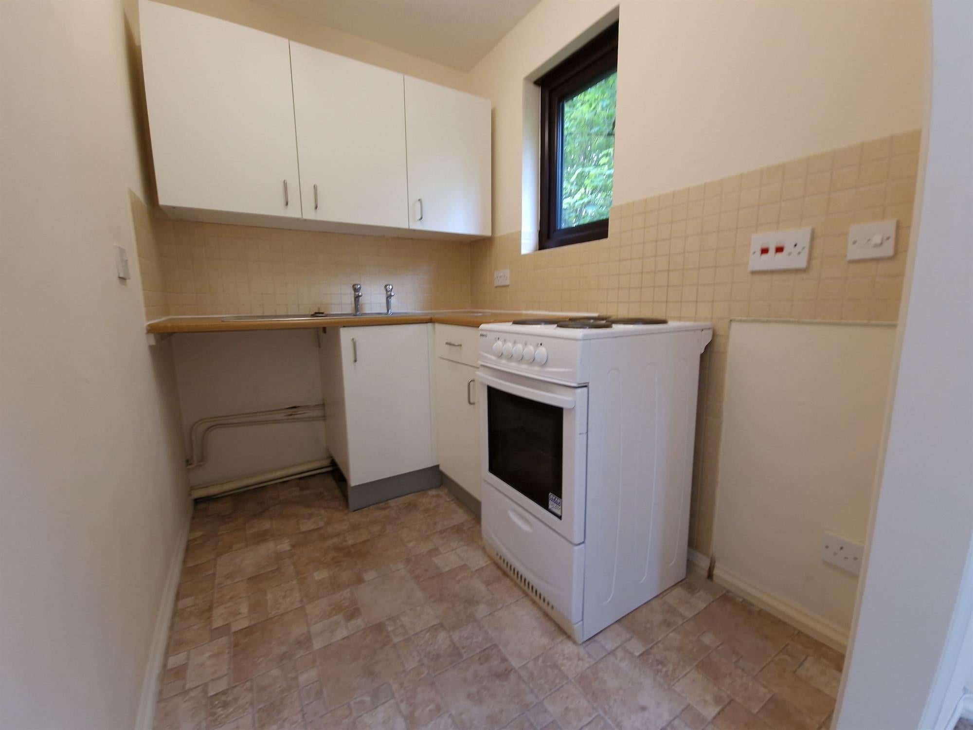 Flat Tremona Court in Southampton