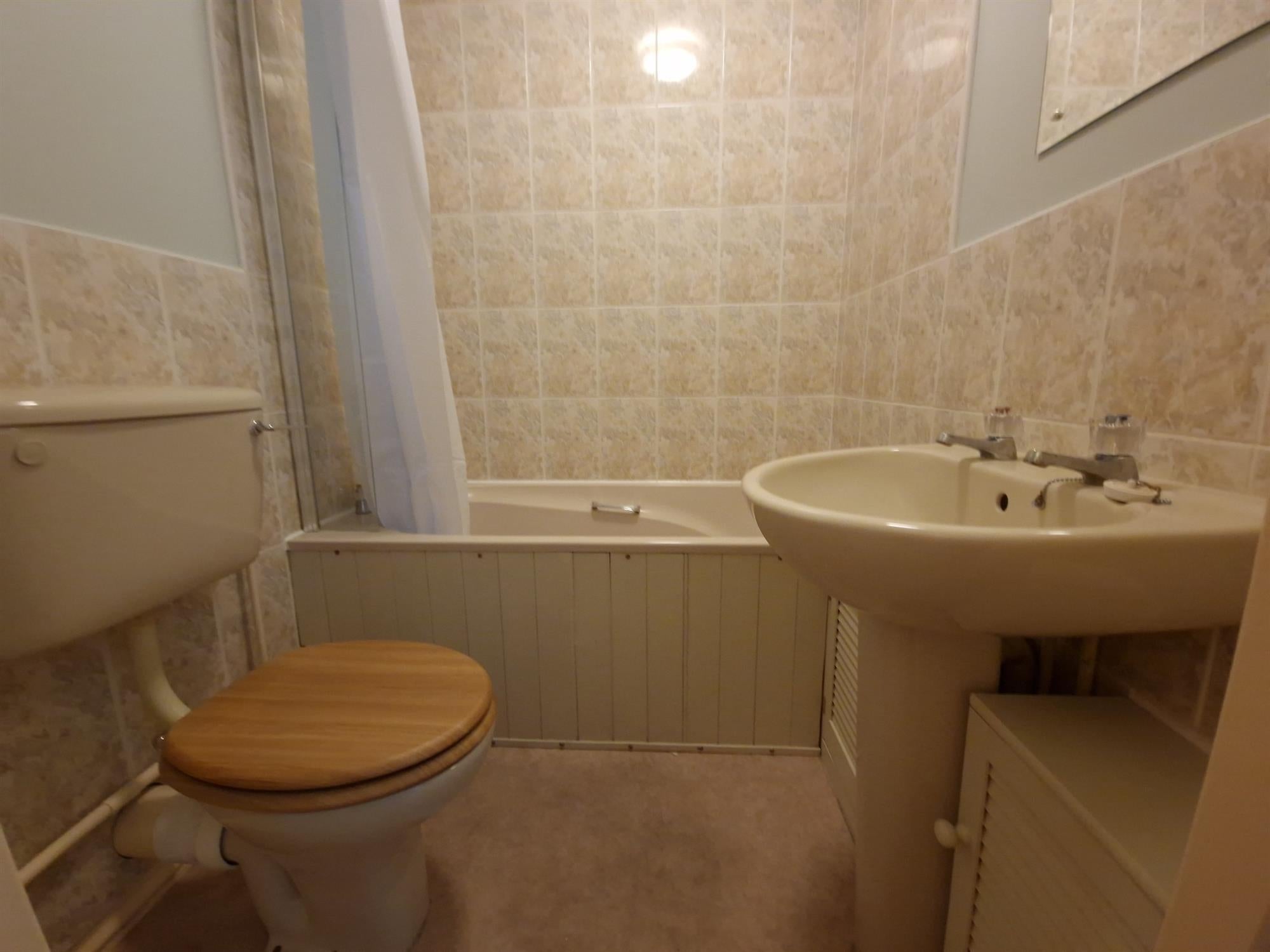 Flat Tremona Court in Southampton