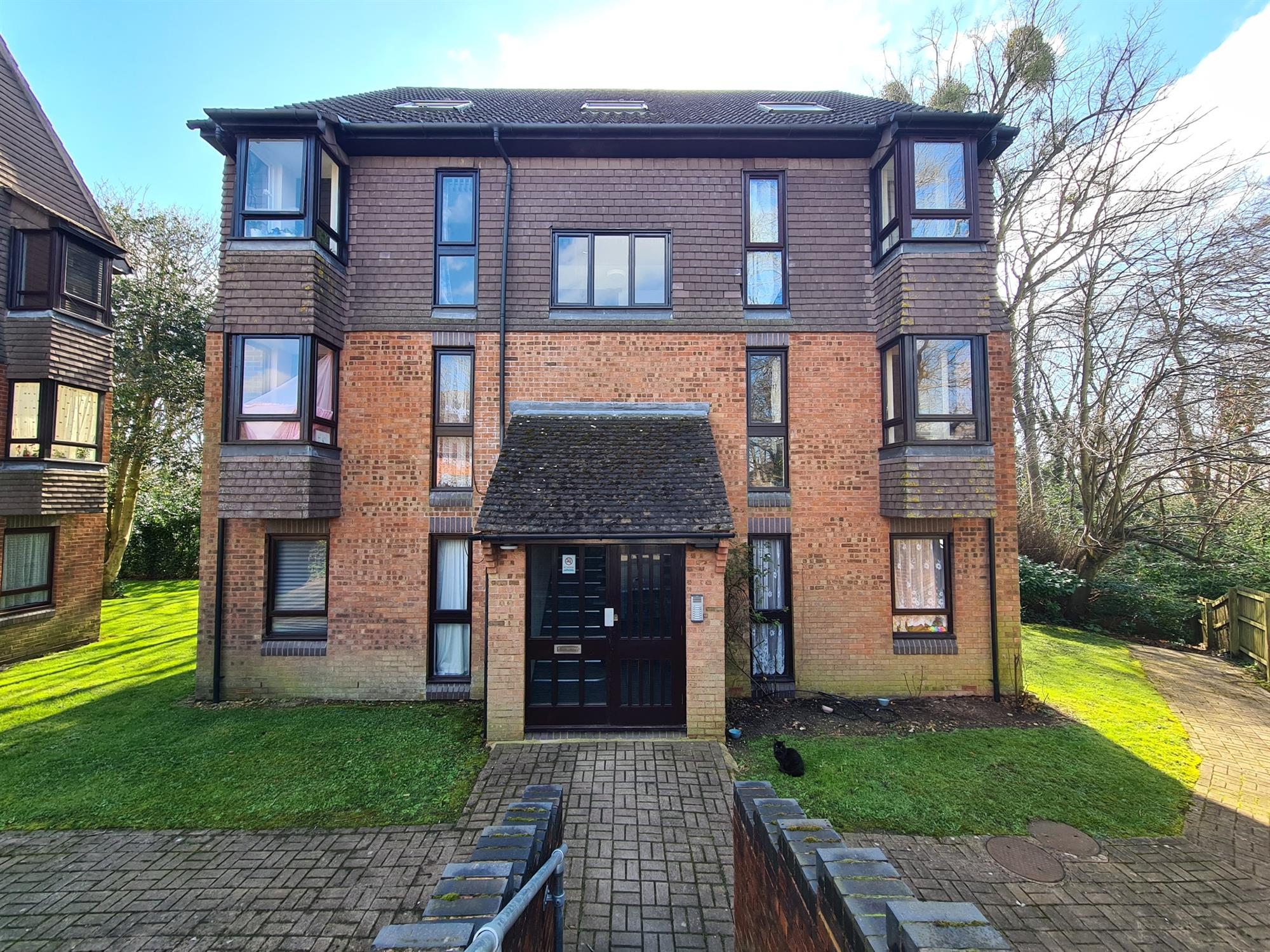 Flat Tremona Court in Southampton