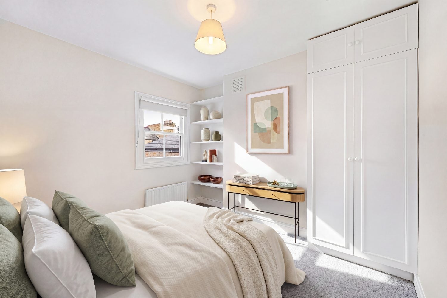 Flat Broughton Road in Greater London