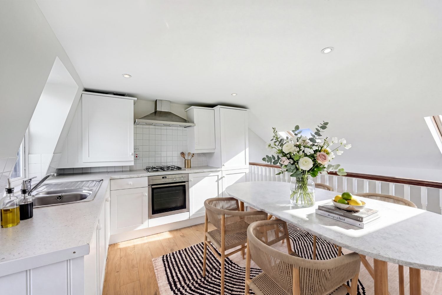 Flat Broughton Road in Greater London