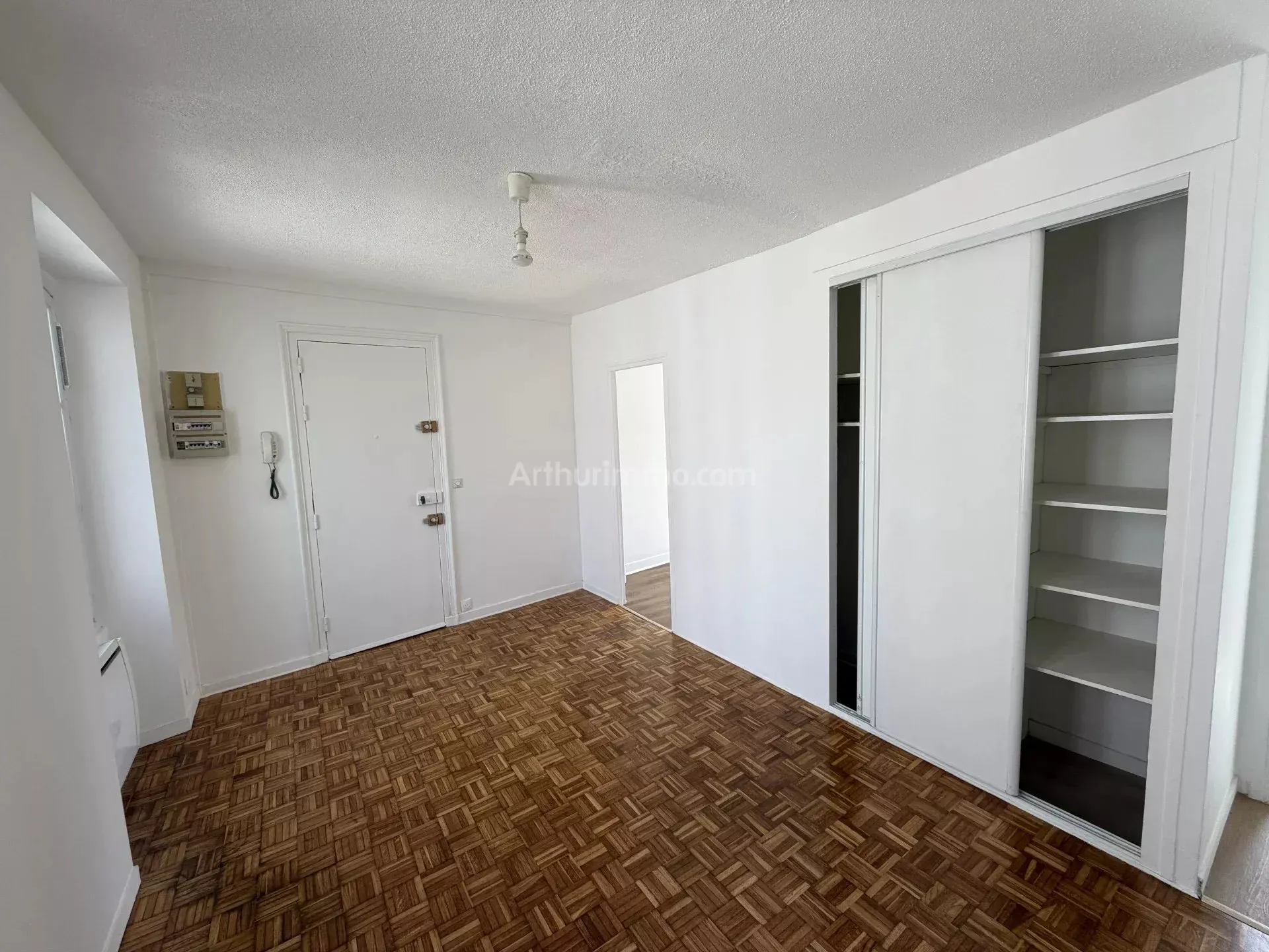 Flat Avenue Paul Vaillant-Couturier in Paray-Vieille-Poste