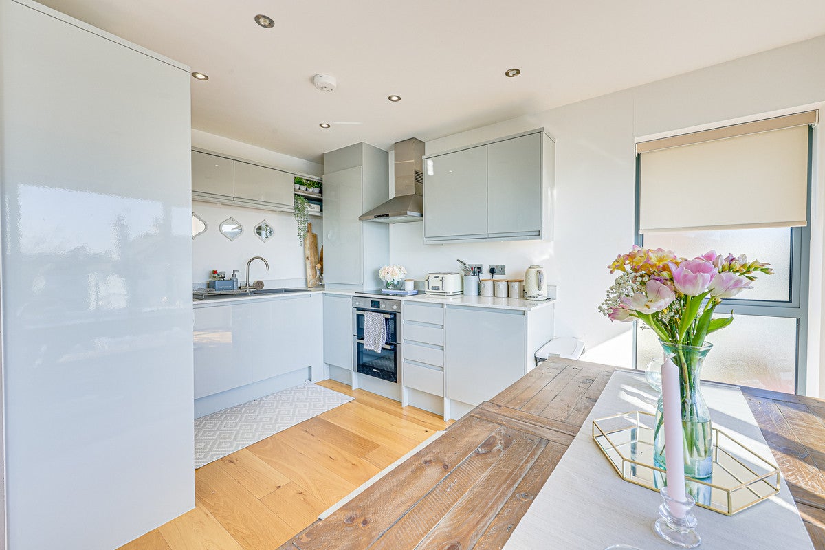 Flat Imperial Avenue in Southend-on-Sea