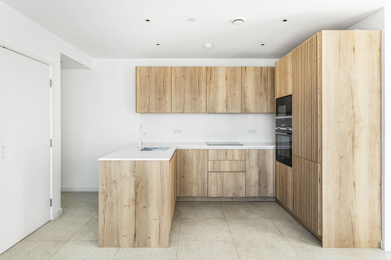 Flat Raven Row in Greater London