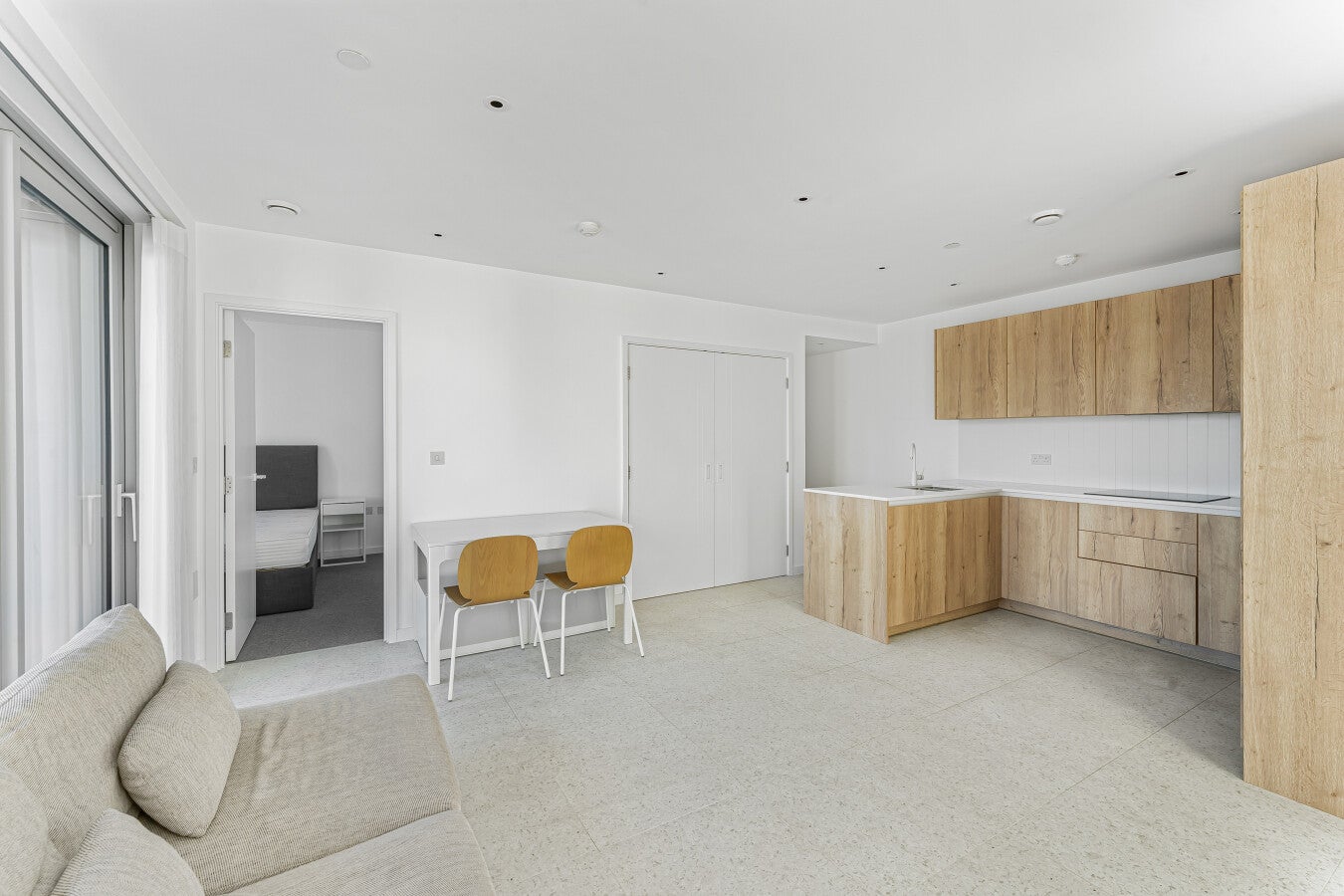 Flat Raven Row in Greater London