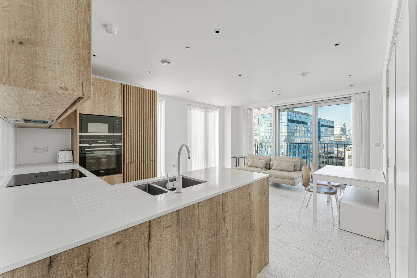 Flat Raven Row in Greater London