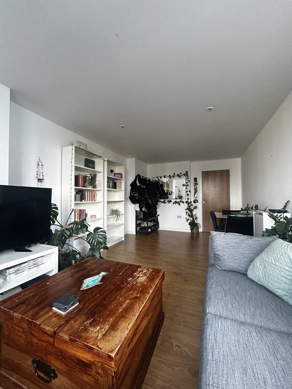 Flat Perry Vale in Greater London