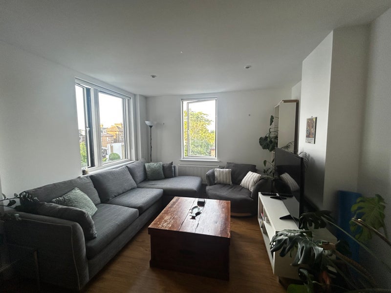 Flat Perry Vale in Greater London