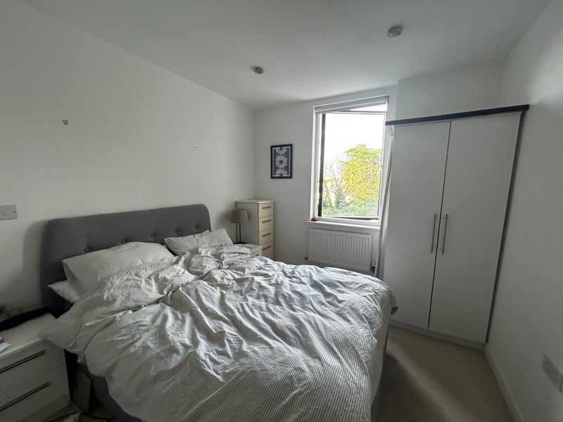 Flat Perry Vale in Greater London