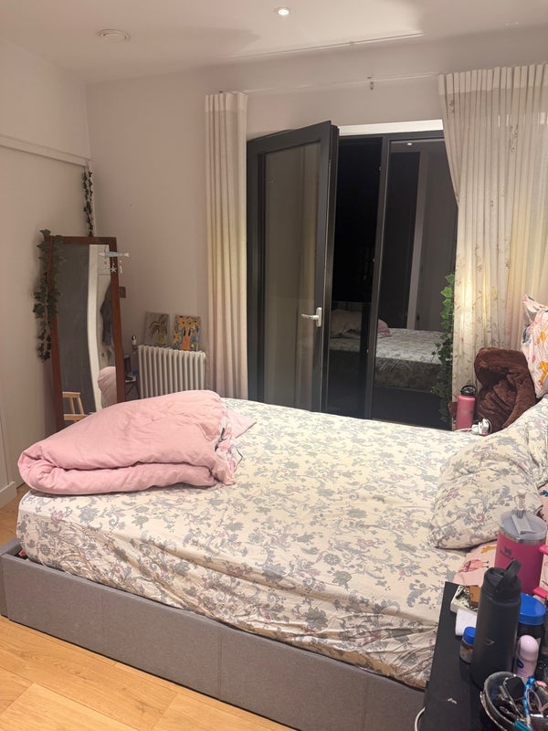 Room Lyell Street in Greater London