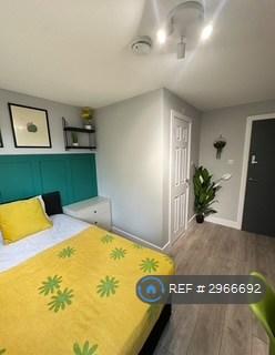 Room Avon Way in Basildon