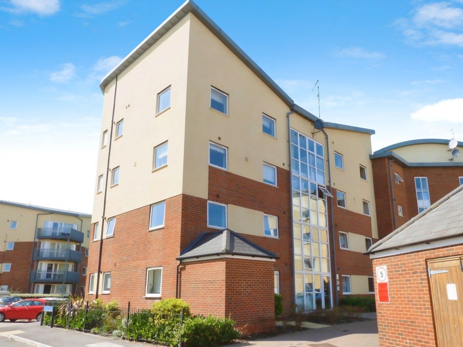 Flat Longhorn Avenue in Gloucester