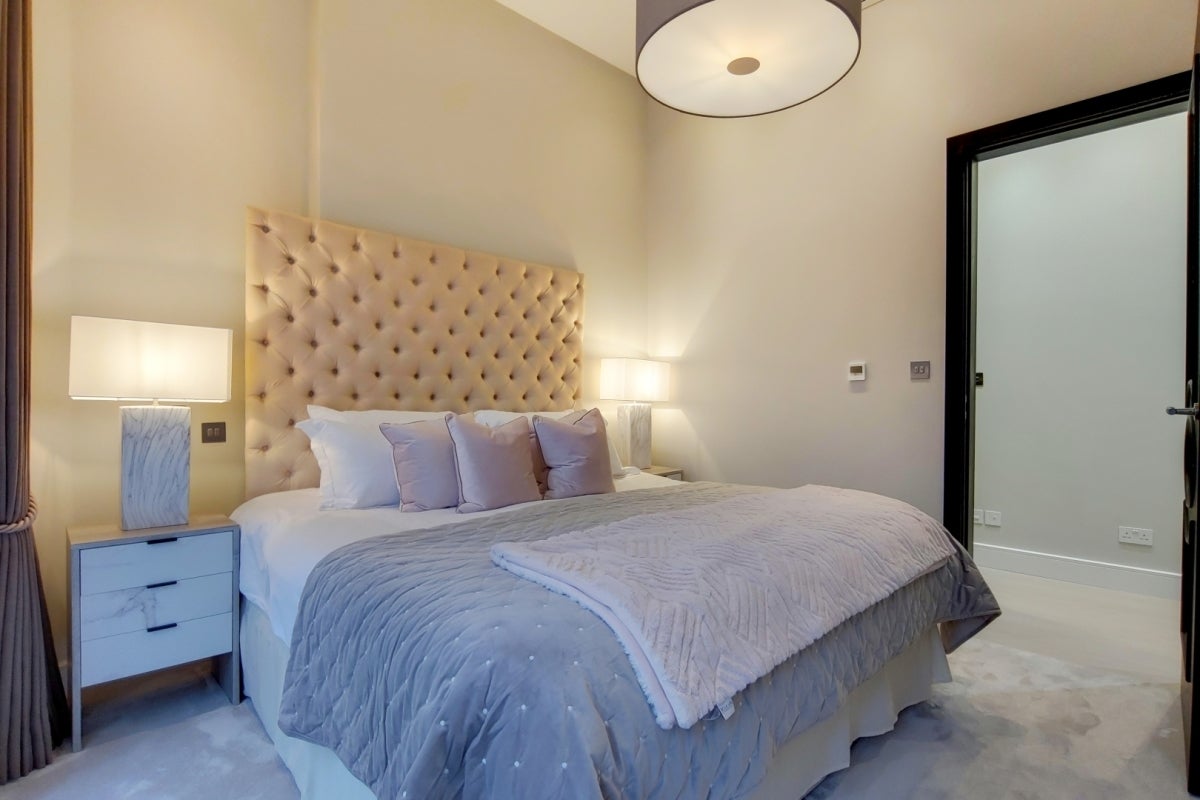 Flat Fitzjohn's Avenue in Greater London