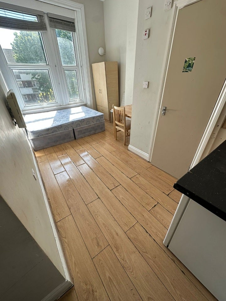Flat Ravensdale Road in Greater London