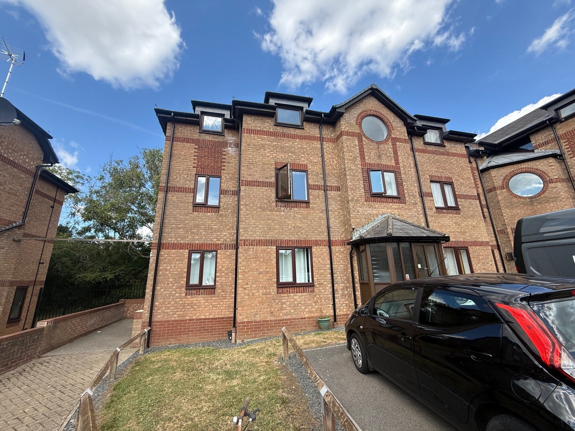 Flat Whitley Mead in Bristol