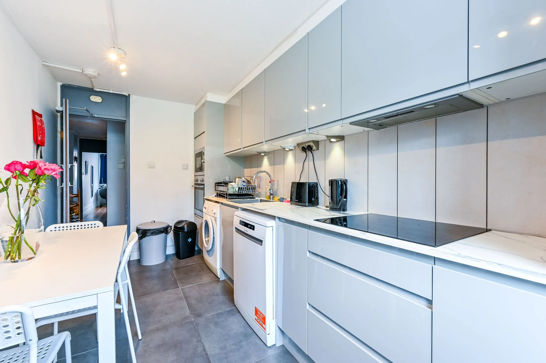Flat Cyrus Street in Greater London
