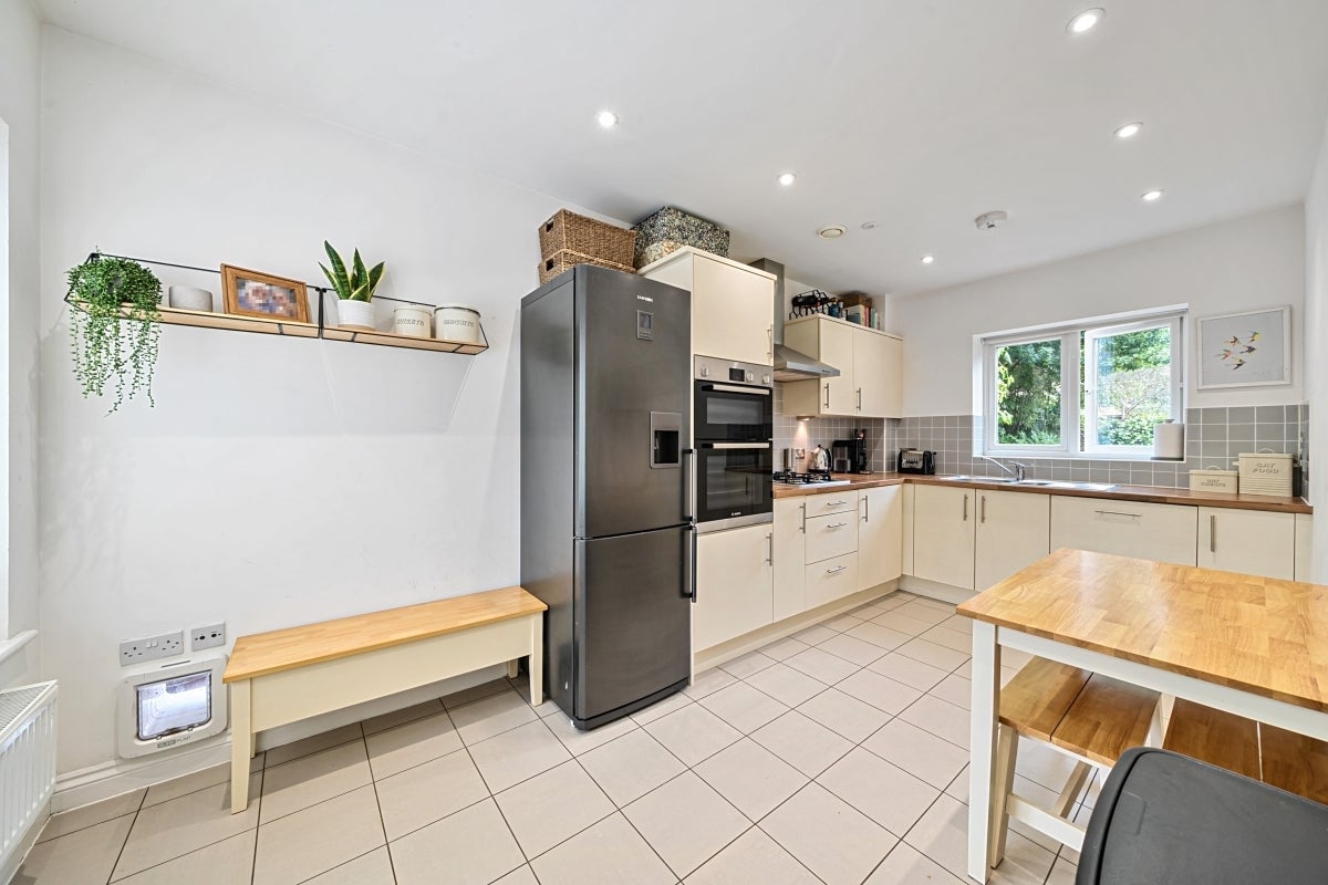 House Mulberry Way in Mole Valley