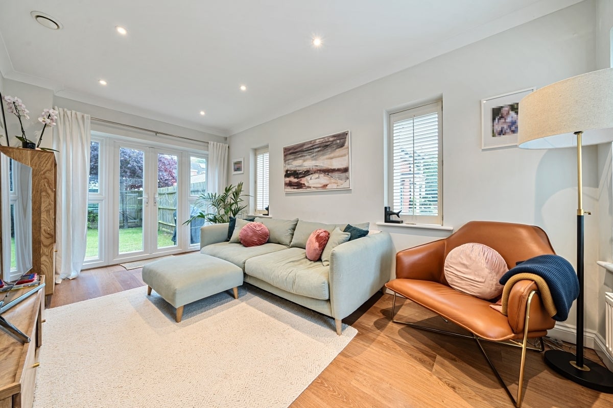 House Mulberry Way in Mole Valley