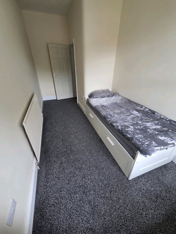 Room Leigh Road in Wigan